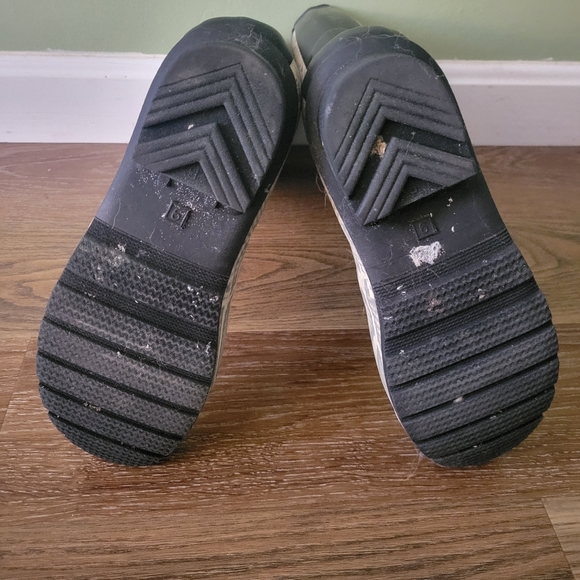 Bearpaw Rain Boots - Picture 3 of 4